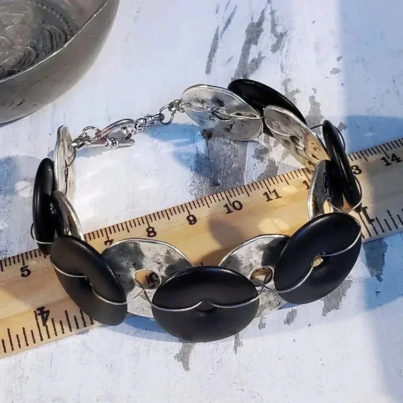 Mid Century Modern Style Handcrafted Black Silver Satin Disc Beads Bracelet - Picture 6 of 10